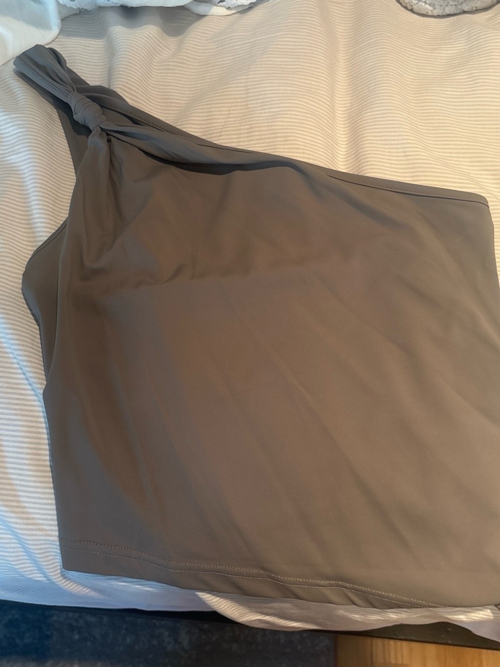 Edikted Off the shoulder top